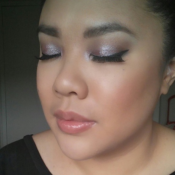 MAC Plushglass- Pretty Plush (Discont.) - Picture 5 of 8